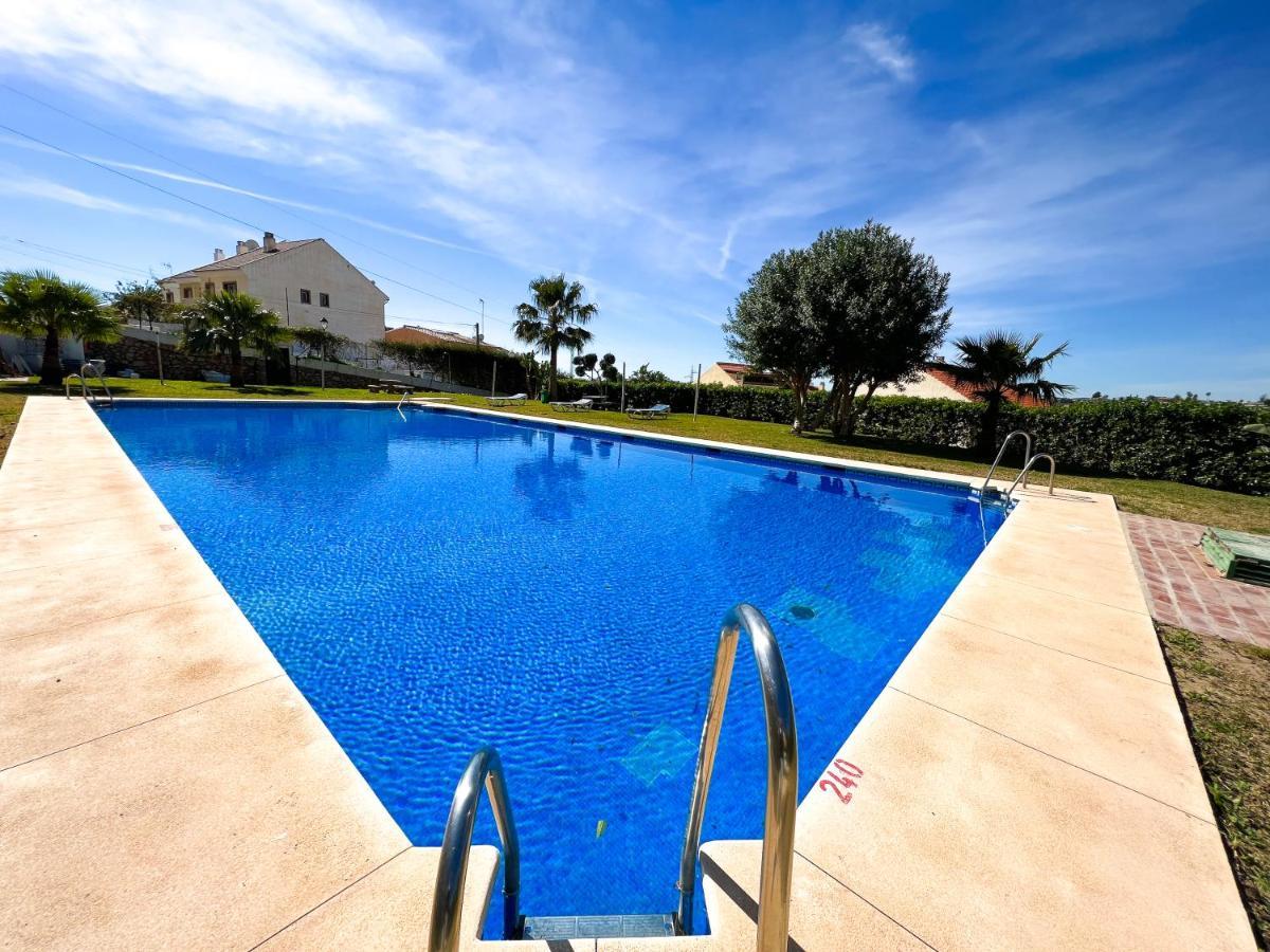 A 900 M De La Playa Y Con Vistas Al Mar En Appartement Fuengirola
